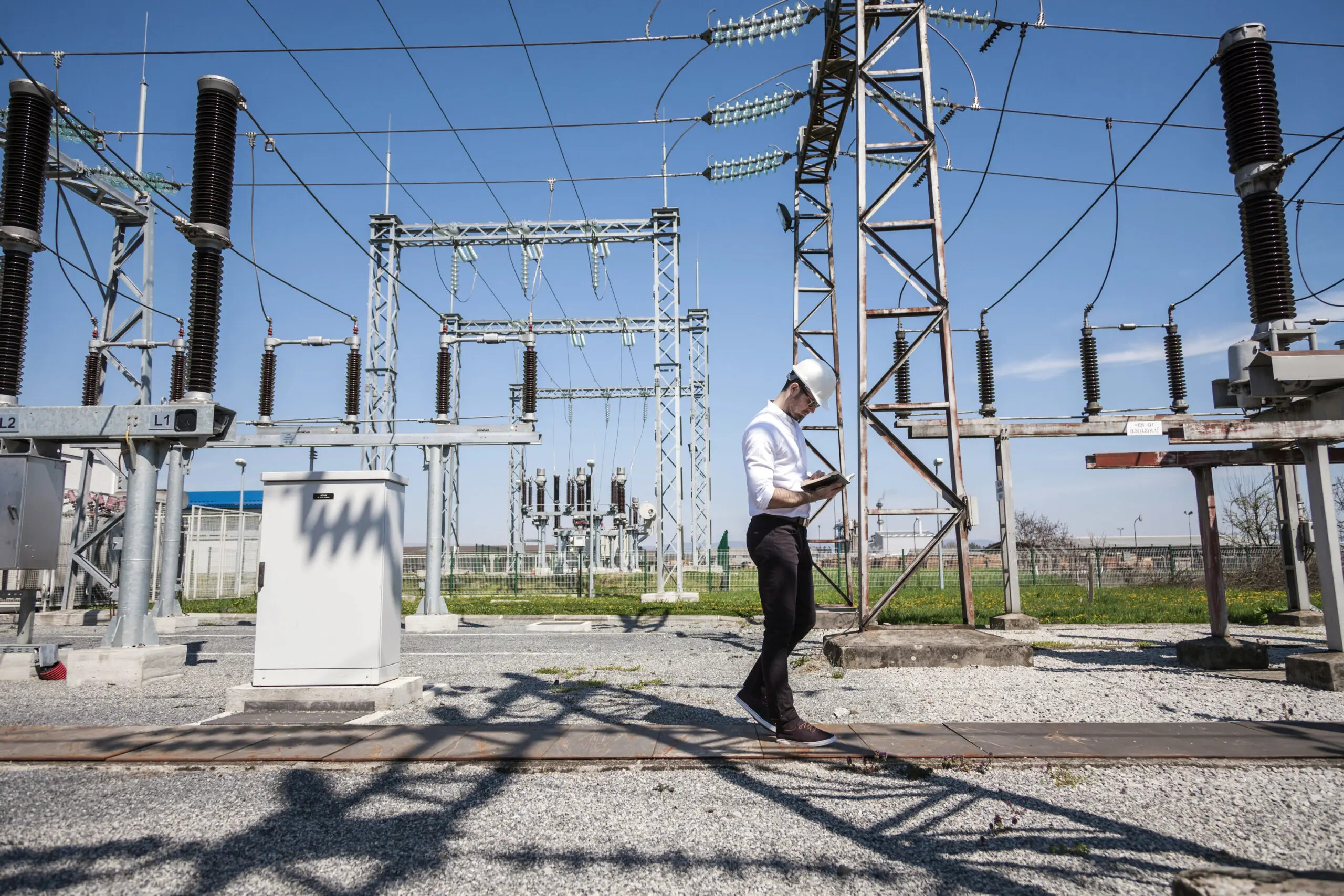 The Difference Between High, Medium and Low Voltage Transformers - FAP ...